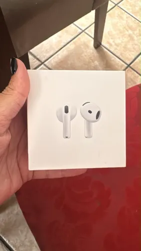 AirPods 4
