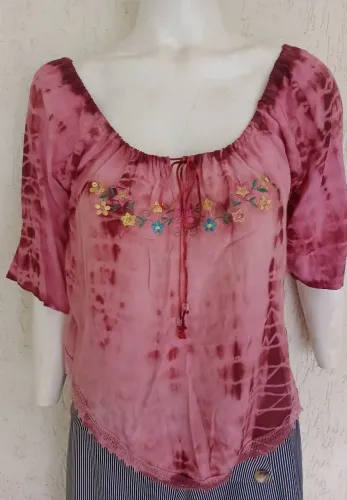 Blusa feminina rosa de decote cigano. TAM. M