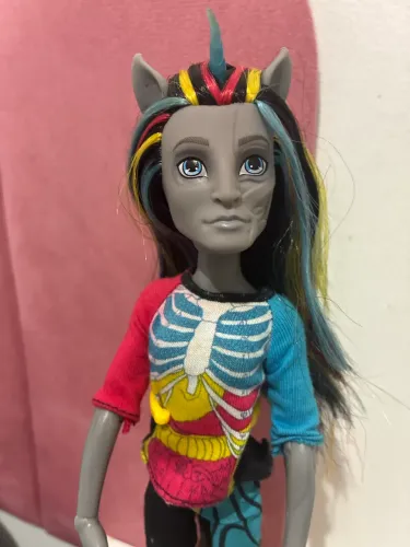MONSTER HIGH Neighthan Rot