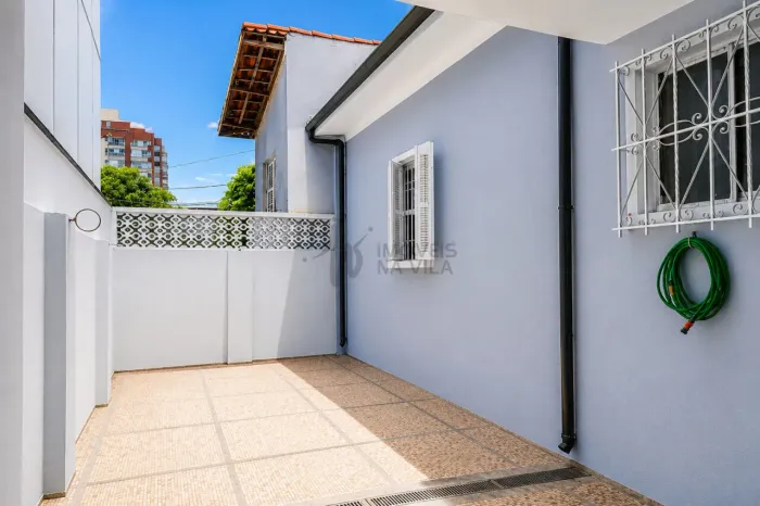 Casa térrea com 180m2, 3 dormitórios, 3 vagas na Vila Clementino