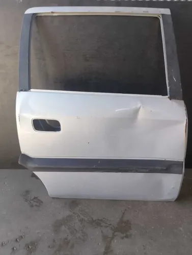 Porta Traseira Direita GM Zafira 2001 A 2011 (RECUPERAR))