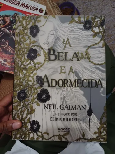 HQ A Bela e a Adormecida CAPA DURA