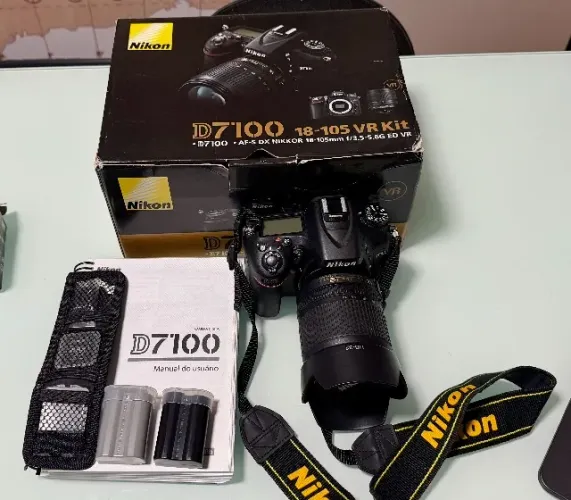Camera Nikon D7100 com lente 18 - 105