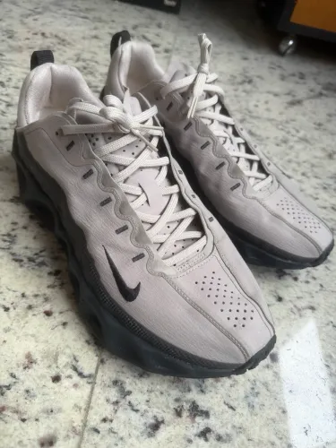 Nike Ava Rover React