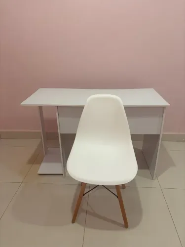 Escrivaninha e cadeira Eiffel 