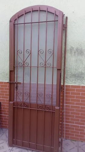Grade de porta
