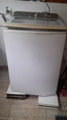 Maquina ela liga mais nao bate nem centrifuga