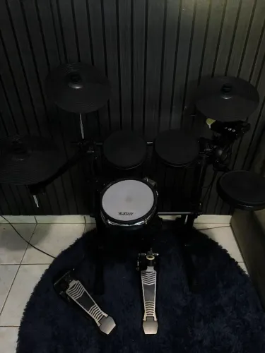 Bateria eletrônica Aroma TDX-15S.