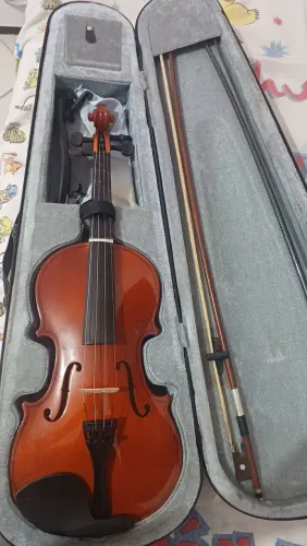 Violino com estojo, 2 arcos e conjunto de cordas novo