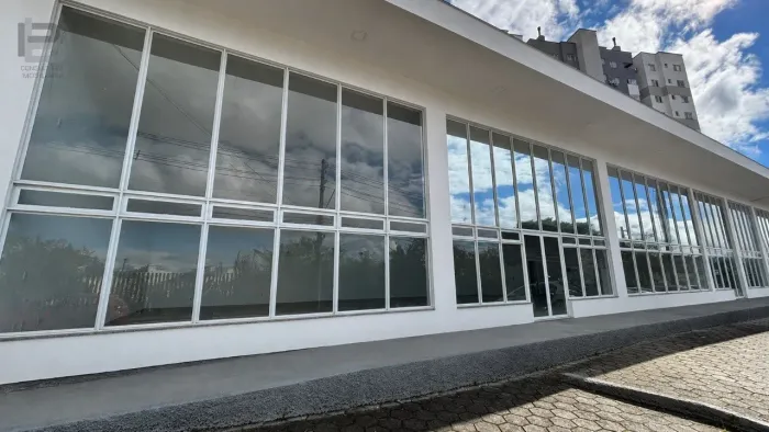 Sala comercial para aluguel e venda no Garden Club