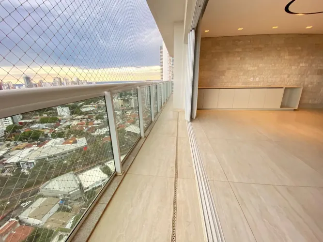 Apartamento com 261m2, 4 suítes, 4 Vagas, Vista Livre para Alameda Ricardo Paranhos.