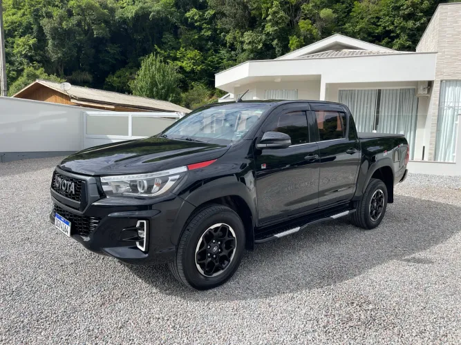 Toyota Hilux CD Gr-s 4X4 2.8 TDI Dies. Aut. 2019