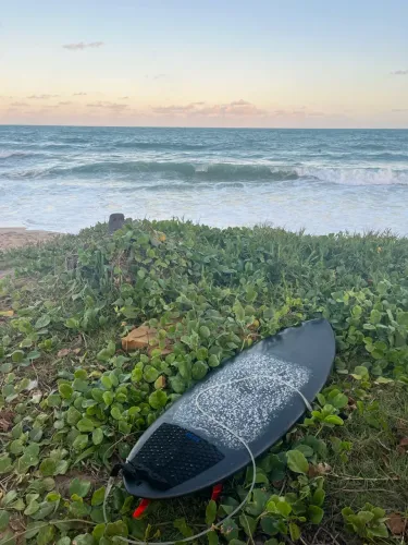 Prancha de surf em fibra de carbono 6.3 e 42 litros