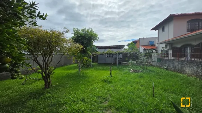 Terreno no Bairro Carianos