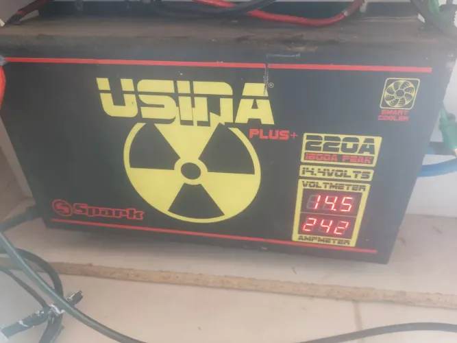 Fonte Usina 200ah display duplo