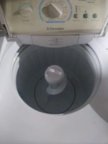 Vende-se máquina de lavar com defeito