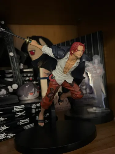 Figure Shanks - Original (com caixa)