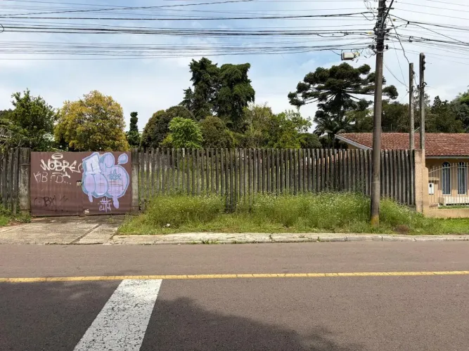 Imóvel para venda possui 447 metros quadrados com 1 quarto em Santa Felicidade - Curitiba