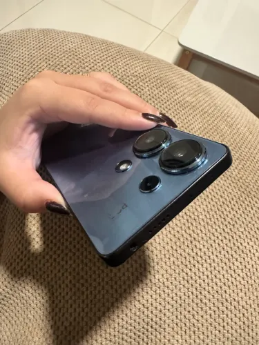 Xiaomi Poco M6 Pro (4G) na versão de 512GB de armazenamento e 12GB de RAM