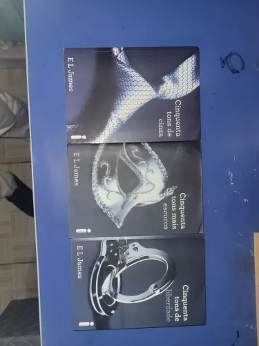 Livro 50 tons de cinza os 3 Volumes