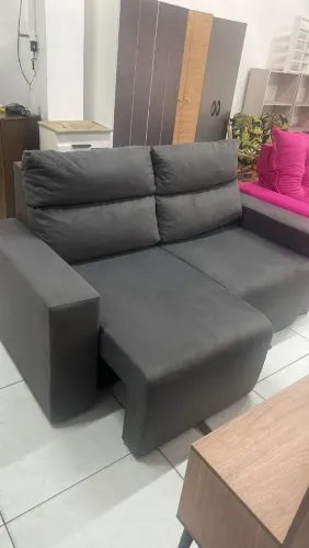 Sofá retrátil e reclinável