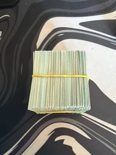 Vende bolo de figurinha normais por 2 e brilhante por 3