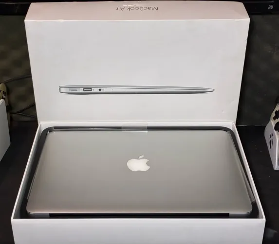 MacBook Air 13" 2017 - i5, 8GB, 128GB SSD - com caixa e carregador novo