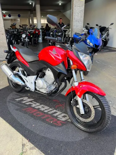 HONDA CB300r 2012 - CONSERVADA - AQUI NA MARINGA MOTOS