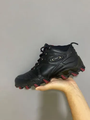 Tênis oakley