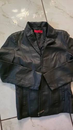 Jaqueta feminina M 250,00
