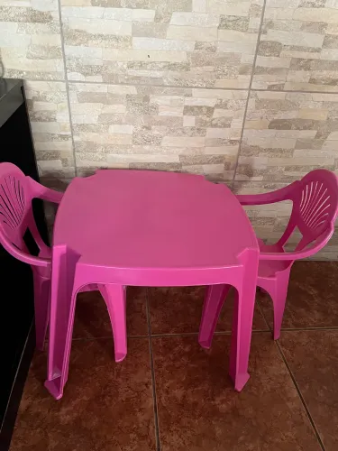 Mesinha infantil dois lugares 100$