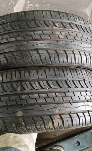 Pneus 235/30/22 semi novos R$500 os dois não tem remendo não tem vulcanização.