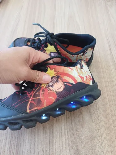 Tênis Naruto, n? 31. Semi novo e sem avaria.