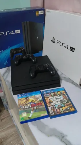 Vendo ou troco por iPhone ps4 pro 1tb edição limitada