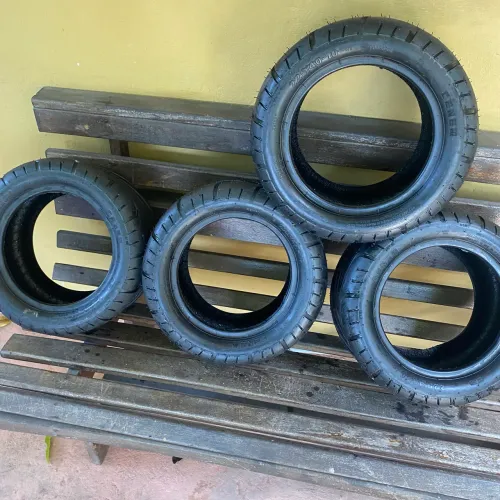Pneus 225/40-10