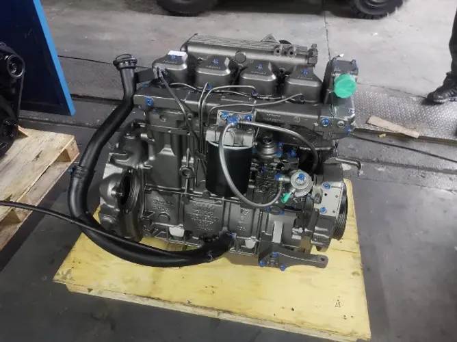 Motor X10 4cc