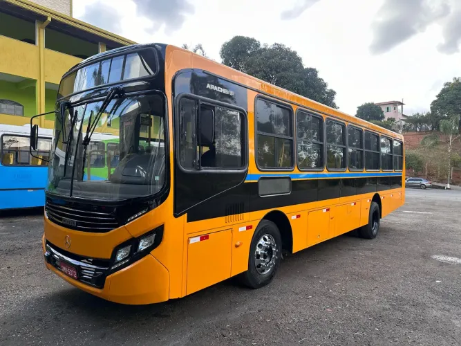 Ônibus urbano 1519 ano 2017