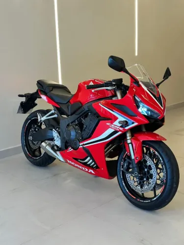CBR 650R ABS ENTRADA DE 8.8k (15%)