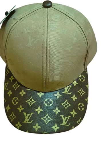 Boné Louis Vuitton Marrom Novo