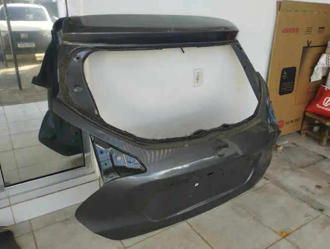 Tampa da mala do Nissan kicks 2018