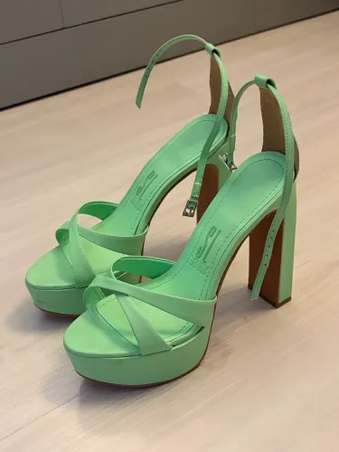 Sandália Verde Santa Lolla
