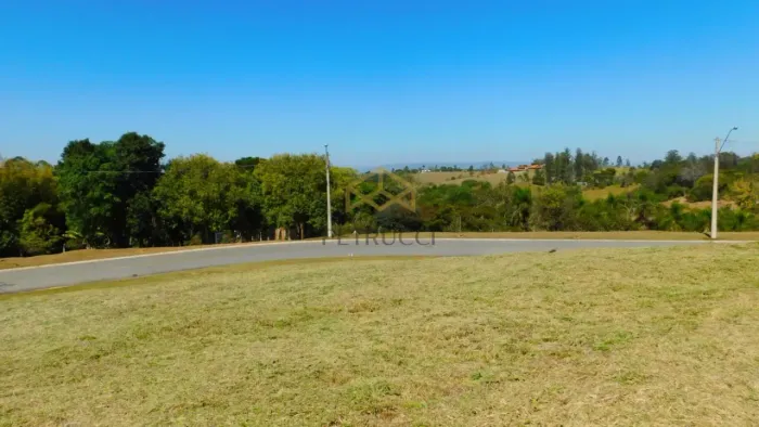TERRENO À VENDA NO CONDOMÍNIO CAMPO DE TOSCANA - VINHEDO/SP.