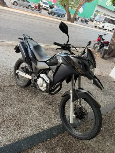 Xre300 2022 com apenas 27.000km