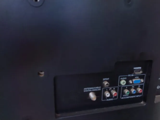 Televisão da 32 polegadas sem o controle