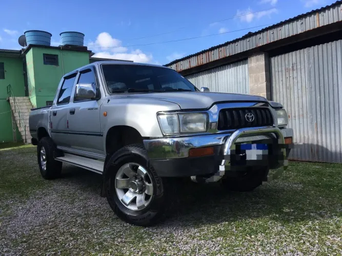 Toyota Hilux CD SRV 4X2 3.0 8V 90cv Diesel 2002
