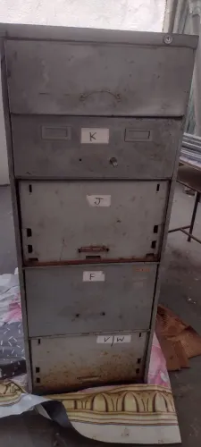 Vendo Armário de arquivo