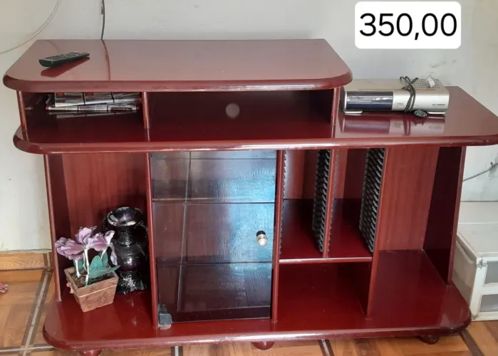 Rack em mogno maciço 