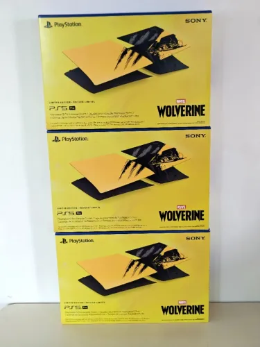 Tampa Faceplate PlayStation 5 Pro - Edição Limitada Amarelo Marvel's Wolverine - Lacrada
