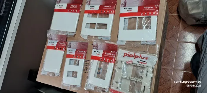 Elétrica Suportes e espelhos Pial Plus