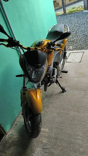 ? Vendo Honda CB 300R Dourada - Muito conservada!<br>
